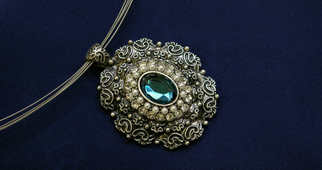 Vintage Vs Antique >> Vintage Vs Antique Jewelry Jewelry Worth Sell Your Jewelry Vintage Vs Antique >> Vintage Vs Antique Jewelry Jewelry Worth Sell Your Jewelry